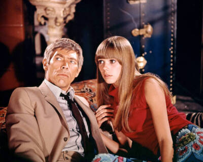 James Coburn as Dr Sidney Schaefer and Joan Delaney as Nan Butler - Old Photo