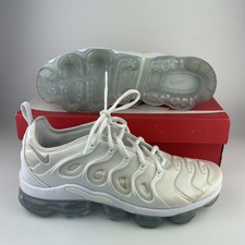 white vapormax plus size 5