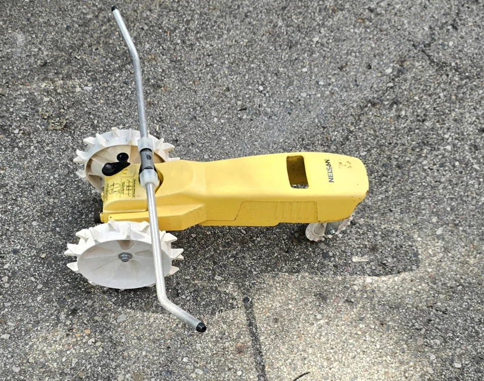 Nelson Tren de Lluvia Tractor Agua Césped Aspersor de Viaje - Hierro Fundido - 20" de Largo Foto 4 de 4