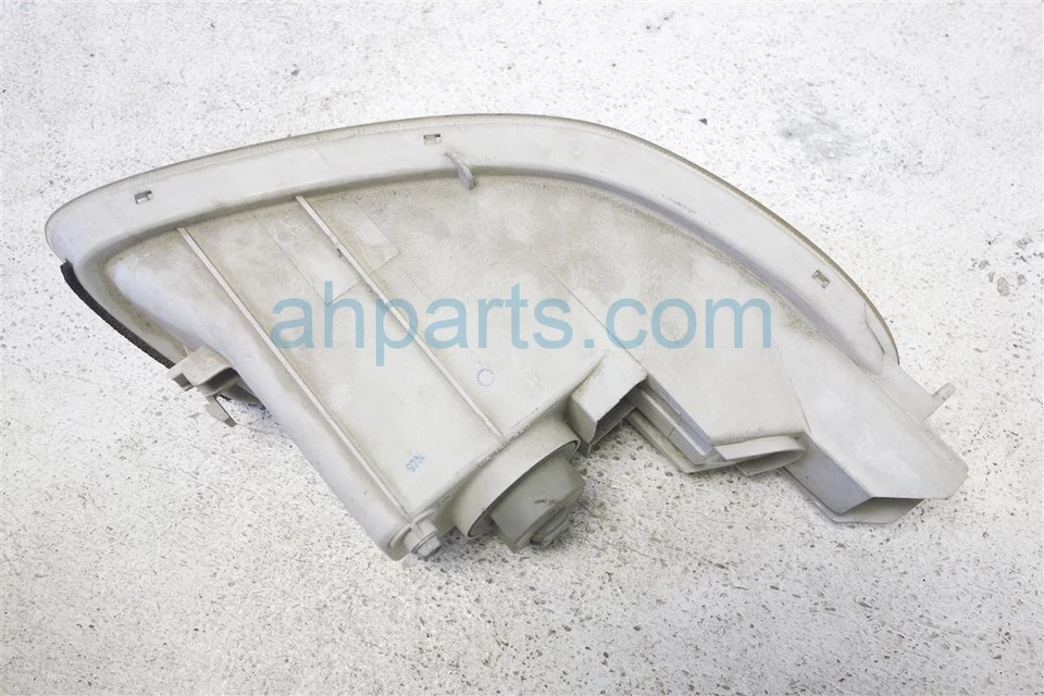 Faro antiniebla montado en parachoques derecho para pasajero Infiniti I30 2000 2001 26150-3Y325 Foto 3 de 4