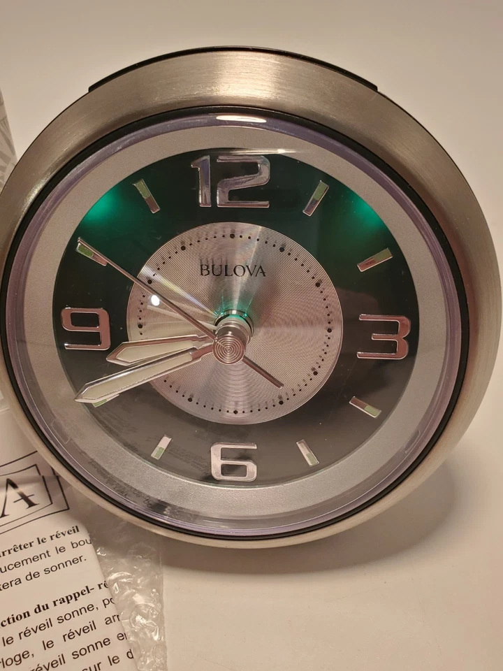 Bulova Bedside Beep Quiet Sweep Oversized Clear Numerals Snooze Alarm Clock - Image 3 of 4