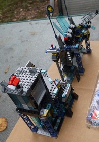 LEGO DC Batman Super Heroes The Batcave 6860 APPEARS COMPLETE & Figures Vehicles