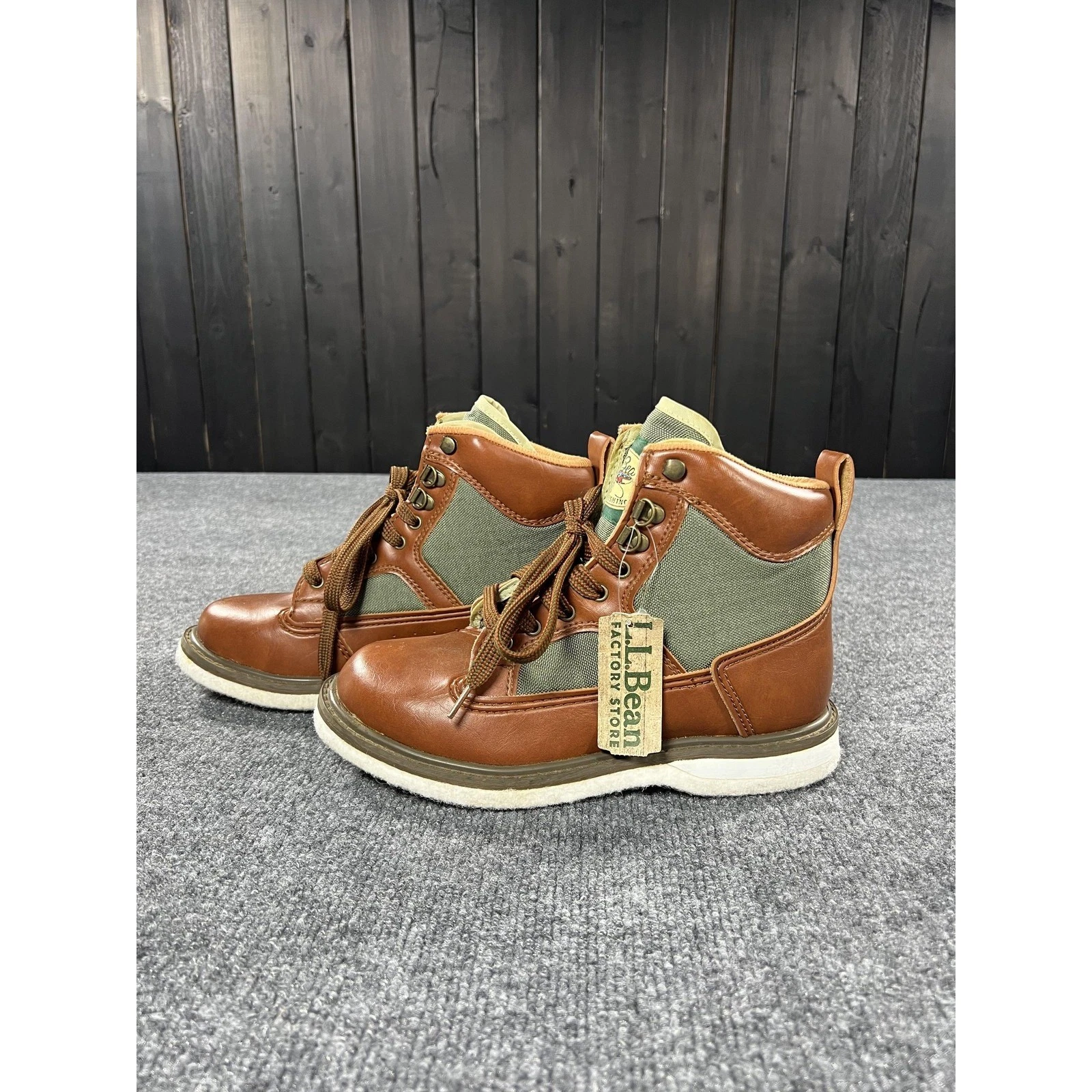 LL Bean Streamlight Wading Boots Mens 6 Brown Olive Fly Fishing Felt Sole
Opens in a new window or t