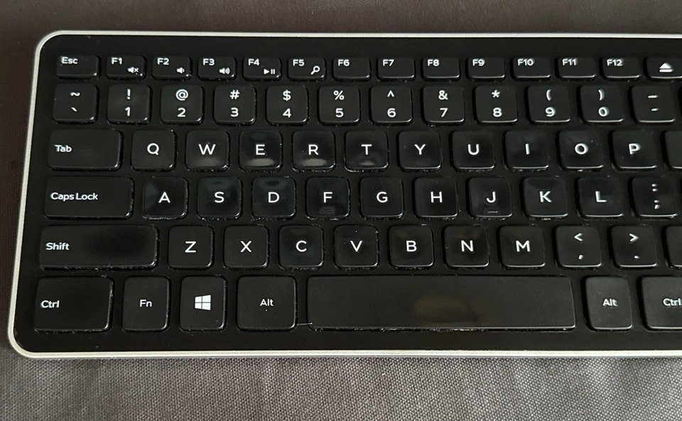 GOOD CONDITION Dell KM714 Wireless Slim Keyboard Mouse Combo +Receiver - Image 2 of 4