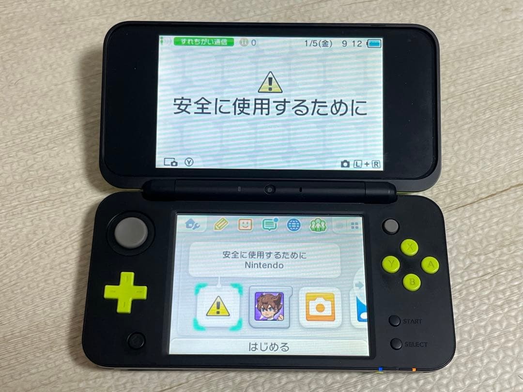ニンテンドーDS　LL NEW Nintendo 2DS XL LL Black × Lime Handheld Console Game Region