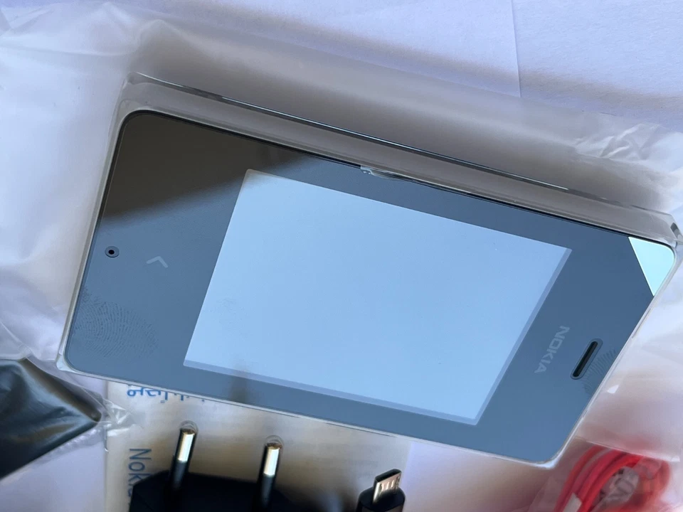 New Nokia 500 DS Dual SIM White Unused Boxed Rare Vintage Mobile Phone GSM - Image 3 of 4