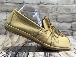 white loafers womens canada