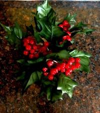 Artificial Silk Red Holly Berry Floral 3 Stems w Berries Heads 5” Christmas New