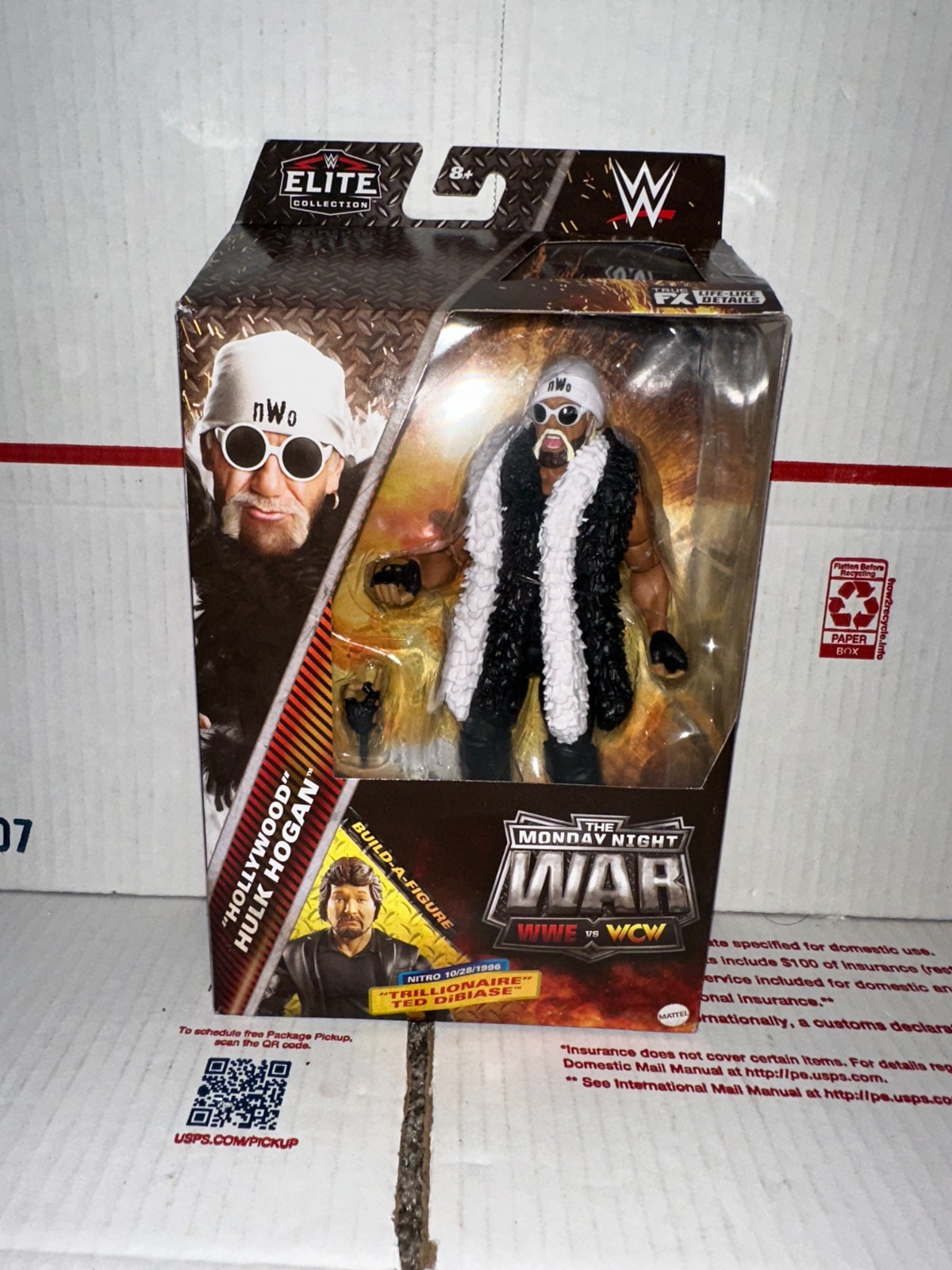 Mattel WWE Elite Collection Hollywood Hulk Hogan with BAF the Monday night war