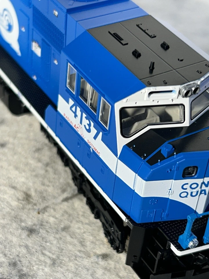 Handsome KATO Conrail RR SD-70 MAC Diesel Engine HO DCC Ready - Image 4 of 4