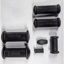 TRIUMPH FOOT REST RUBBER SET 650 750 1971-78 Oil In Frame