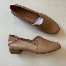 Clark  s Collection Warm Beige Leather Juliet Trim Shoes Size 7 Neutral Classic