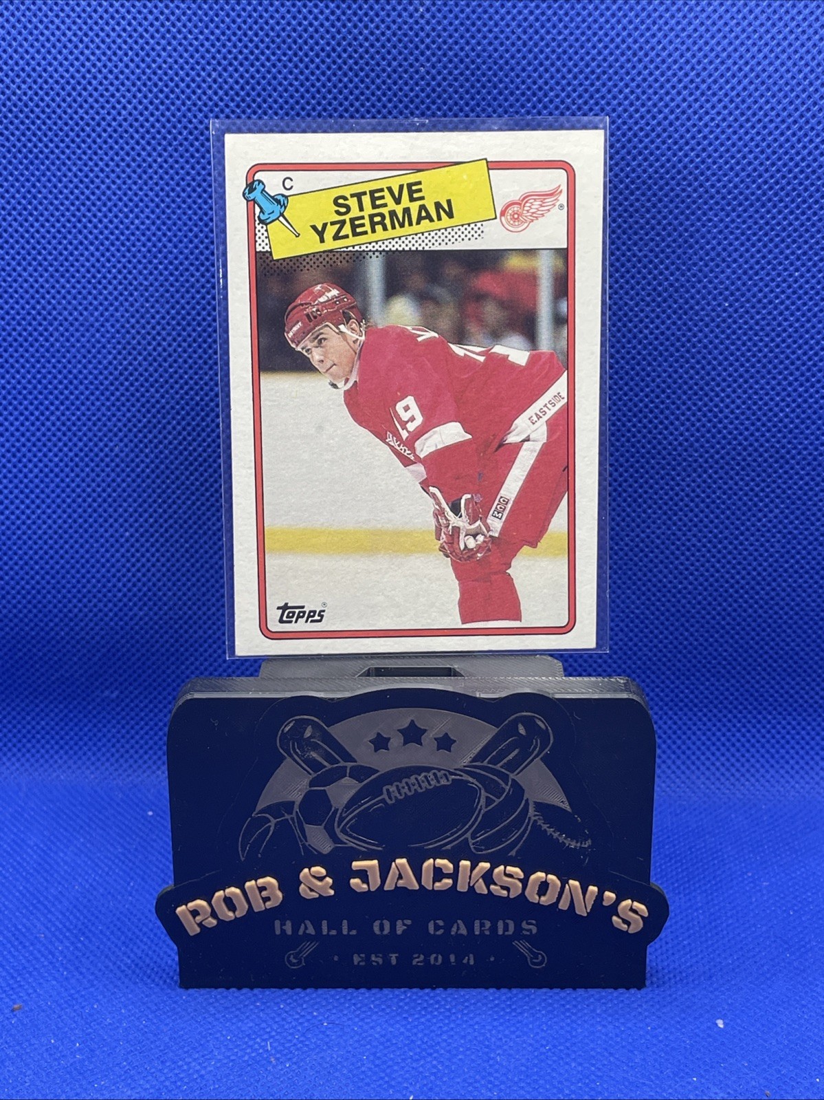 1988 TOPPS #196 STEVE YZERMAN DETROIT RED WINGS HALL OF FAME