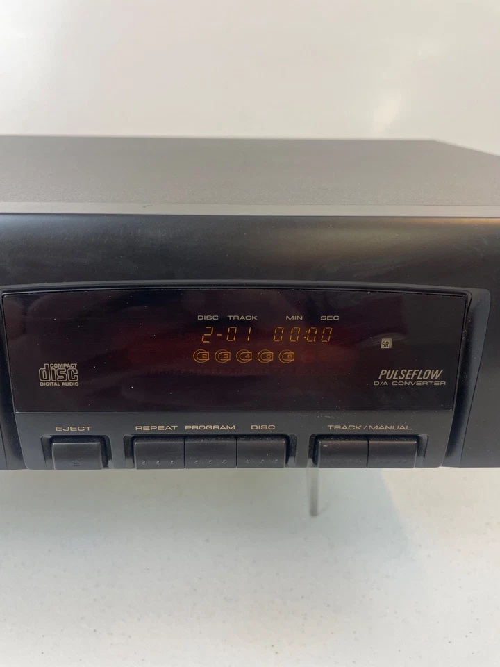 Pioneer PD-M426 6 Disc CD Changer Player With Cartridge For Parts Or Repairs. - Image 3 of 4