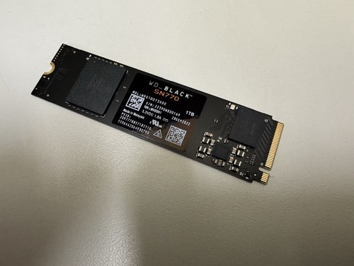 WD BLACK 1TB SN770 NVMe Gen4 PCIe M.2 2280 5150 MB/s Wewnętrzny dysk SSD do gier