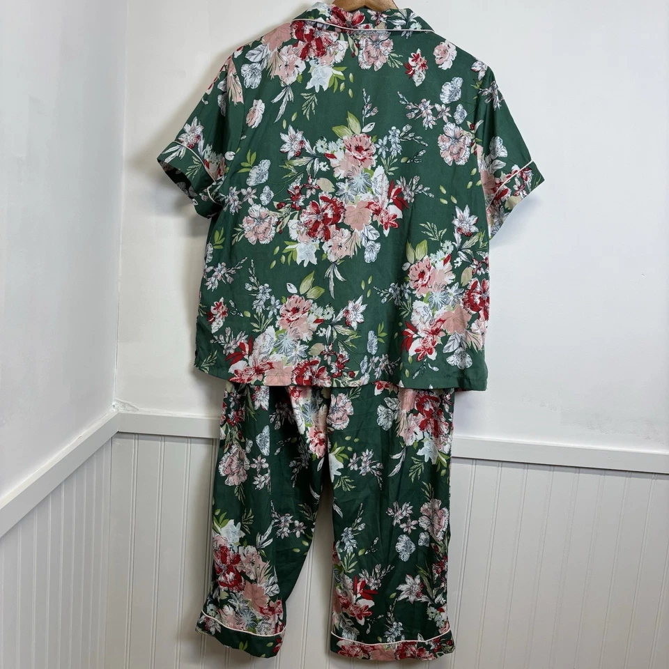 Women’s Cupcakes And Cashmere Floral 2pc Pajama Set Green Size 1XL 0328 - Image 4 of 4