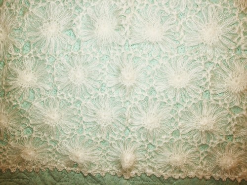 Vintage Hand Crocheted Shawl with 5 hanker-chefs - Picture 5 of 12
