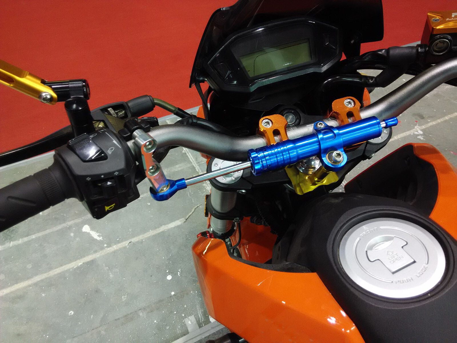 330MM Steering Damper Stabilizer Fit for GSXR600/750/1000 SV650 DL1000