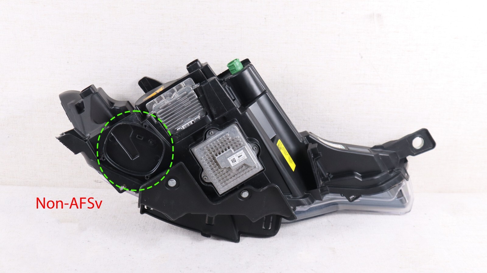 Mint! 2017-2020 Maserati Levante LH Left Driver Headlight LED Non-AFS OEM
