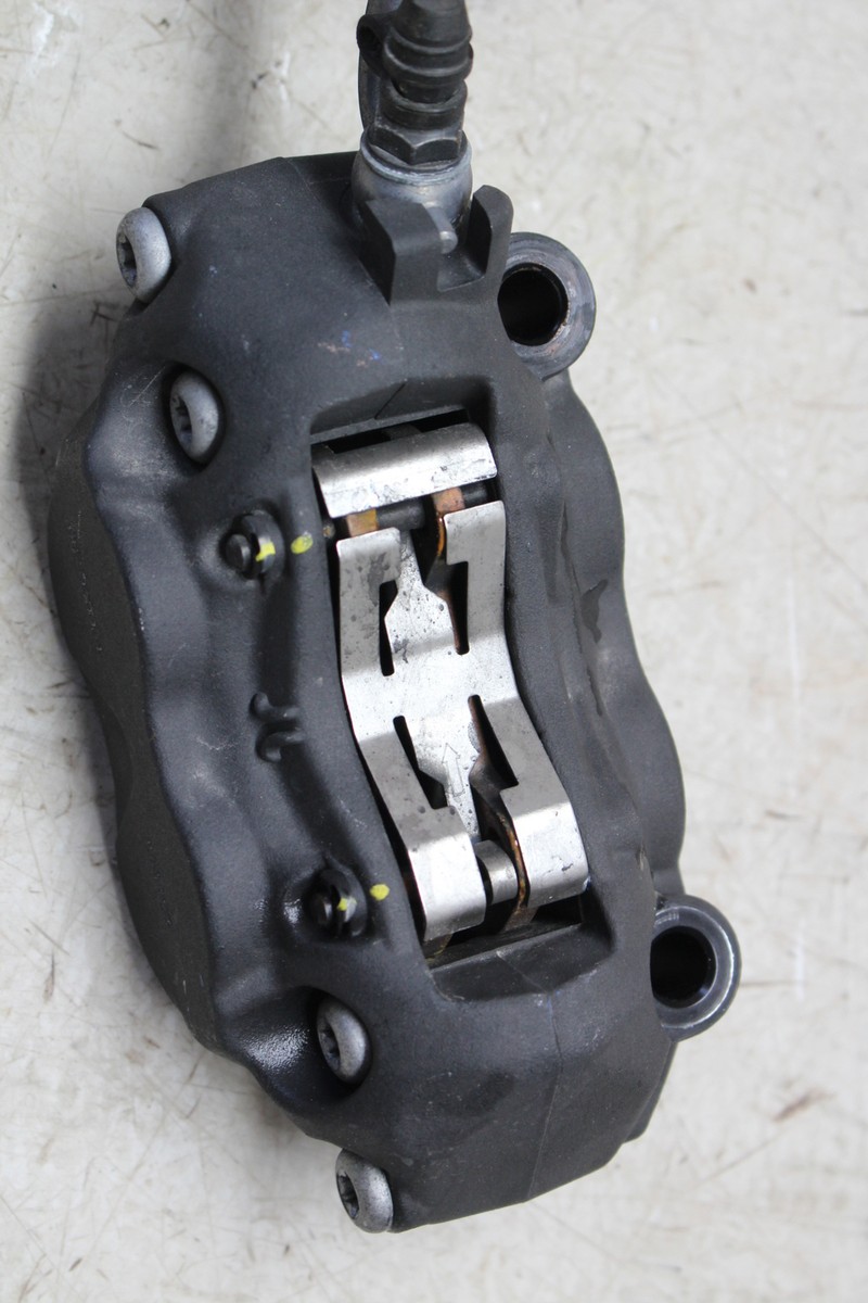 2025 TRIUMPH DAYTONA 660 RIGHT LEFT FRONT BRAKE CALIPER SET PAIR