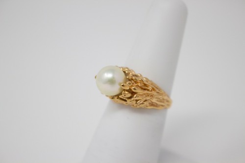 18k Gold Cultured Saltwater Pearl Ring - Picture 2 of 8