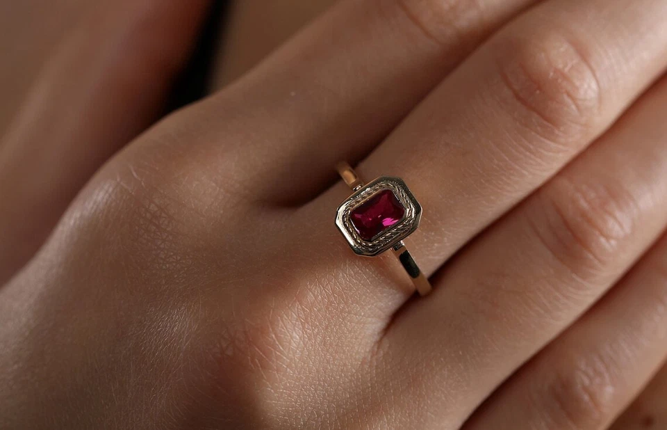 1.15 Ct Ruby Bezel Ring 10k Solid Yellow Gold - Image 2 of 4