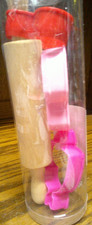 Child's VALENTINE'S DAY Gift Set- 1 Rolling pin-3 Cookie Cutters hearts T25