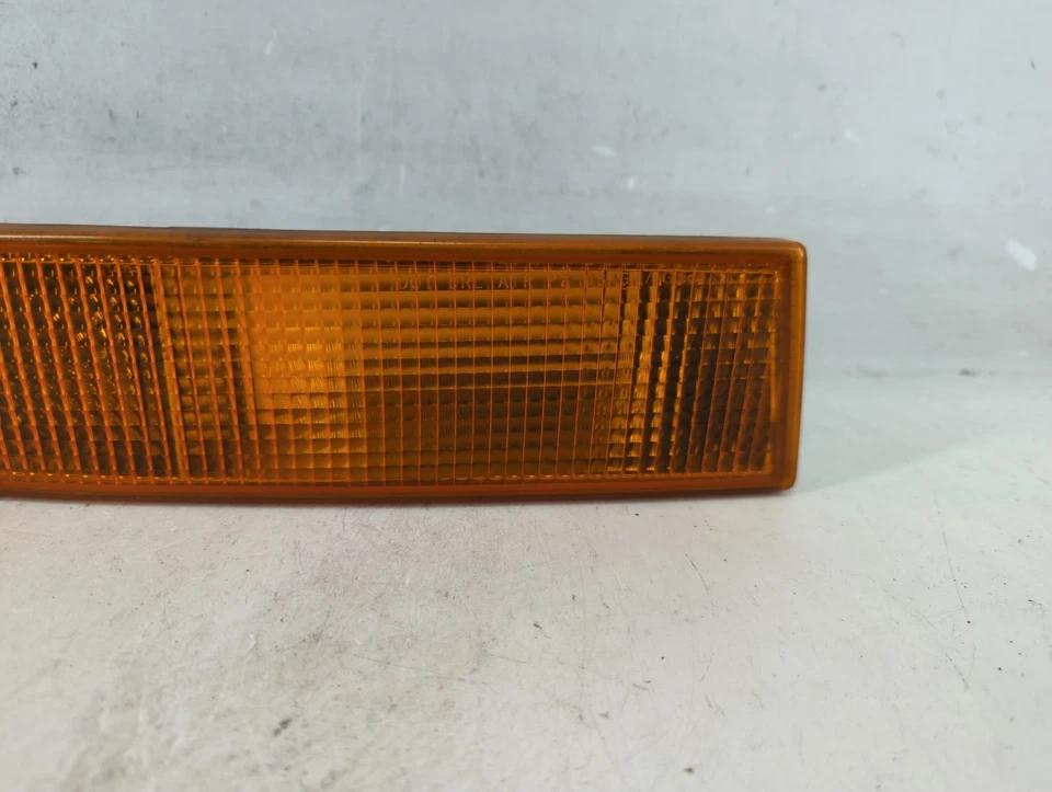 Chevrolet Express 3500 2003-2022 pasajero derecho OEM luz delantera lámpara GTHUO Foto 2 de 4