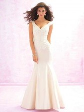 Madison James Ivory Floral Embroidered Wedding Gown Size 8 1399