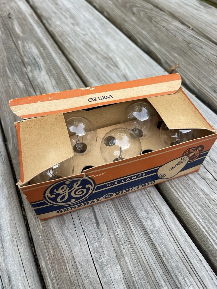 Vintage Box of 5 GE Auto Headlamp Bulbs 60W 12Volt CG1110-A New Old Stock - Image 2 of 4