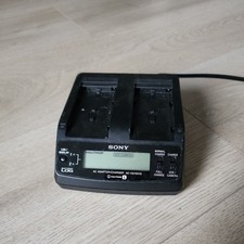 Sony AC Adaptor/Charger AC-VQ1051D 