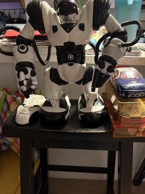 WoWwee Robosapien RC Robot Black and White With Remote Control TESTED WORKING!
