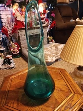 L.E. Smith? Peacock Blue Simplicity Swung Vase Pristine Condition