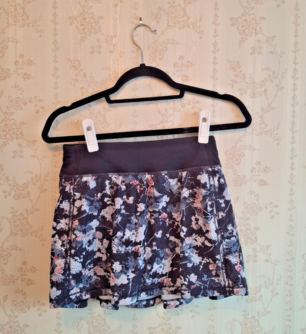 lululemon pace rival patterned black background t… - image 1