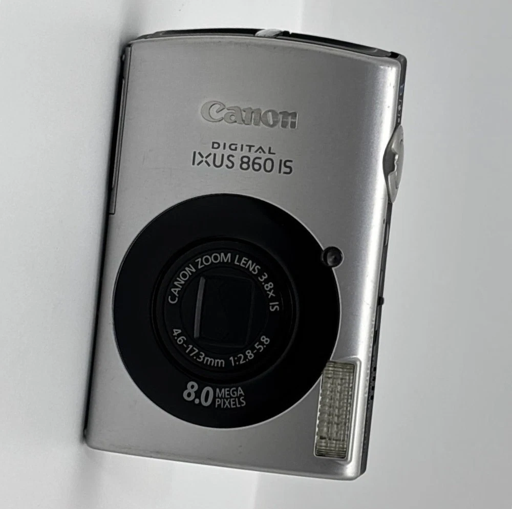 IXUS 860 Canon IS Digital Camera 8.0MP with Accessories Silver&Black Auto Focus