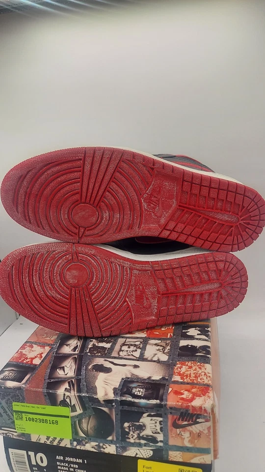 Size 10 - Air Jordan 1 Retro 1994 Bred - Image 3 of 4
