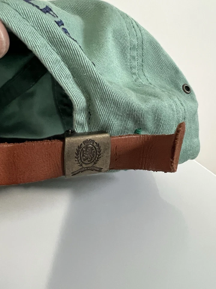 Gorra de cuero vintage Tommy Hilfiger verde bordado escudo de león correa Foto 3 de 4