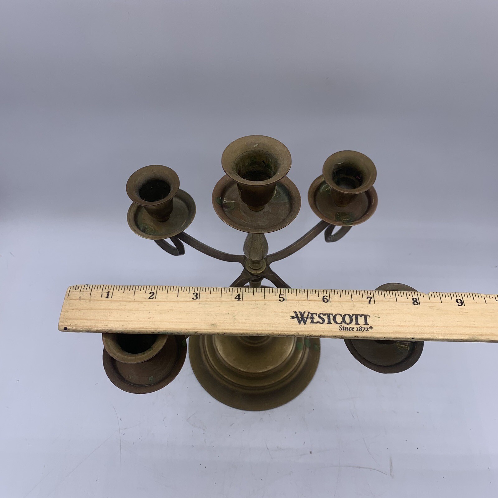 VINTAGE BRASS TONE 4 ARM METAL 5 TAPER CANDLE HOLDER CANDELABRA