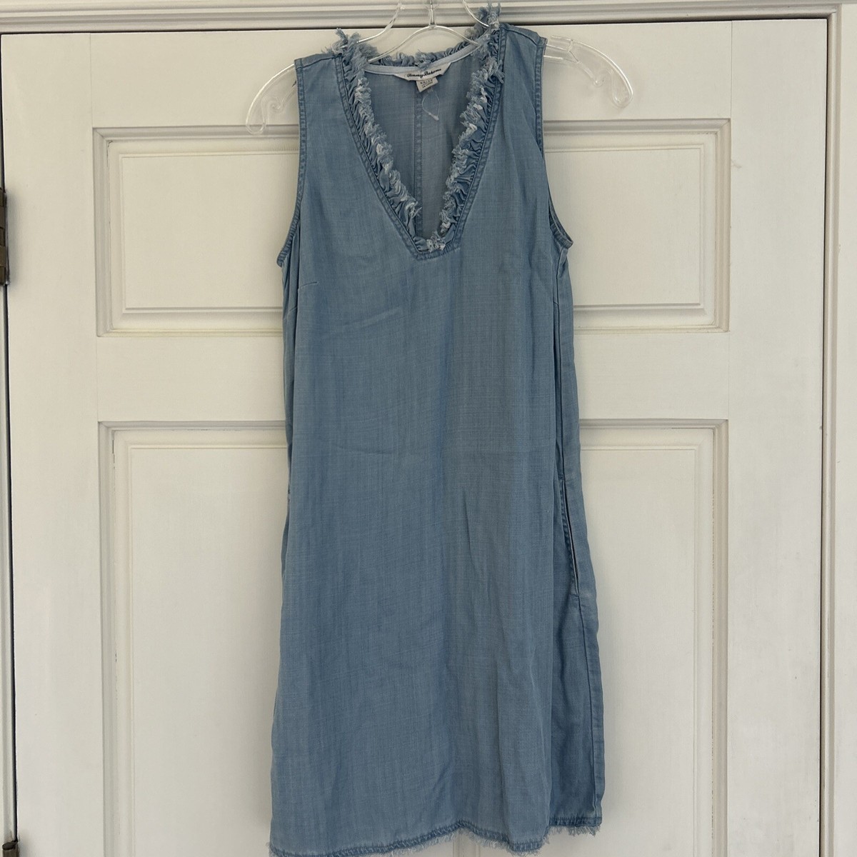 TOMMY BAHAMA Frayed V-Neck Denim Dress XS/TP TOMMY BAHAMA Frayed V-Neck Denim Dress XS/TP