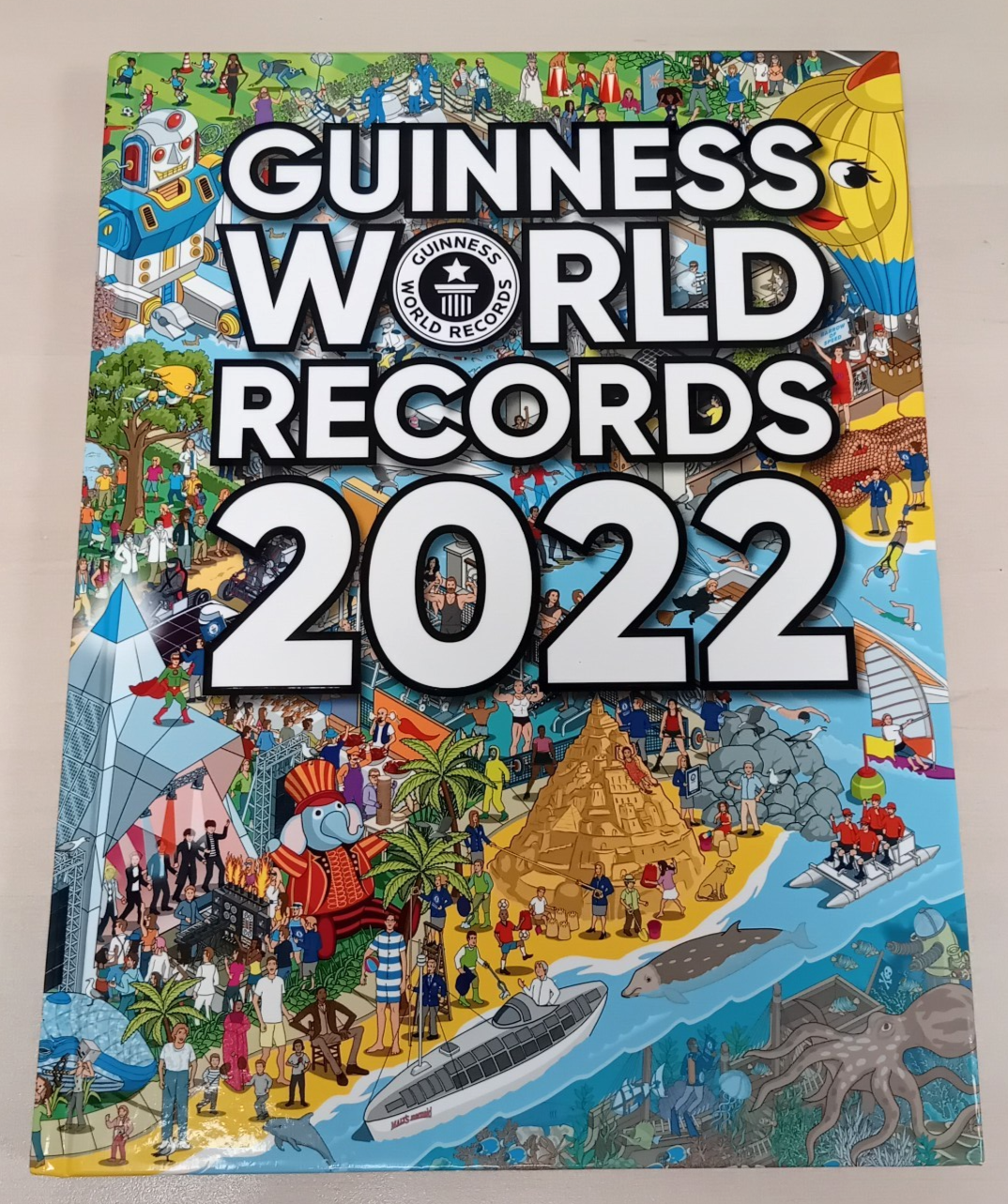Guinness World Records 2022 by Guinness World Records (Hardcover book, 2021)