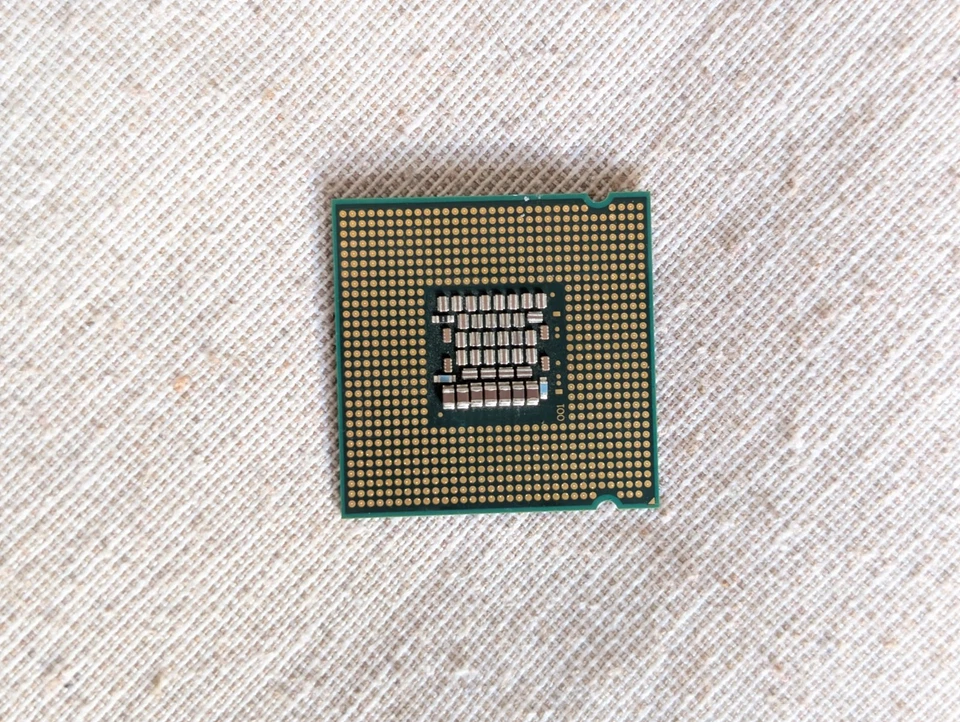 processore CPU Intel Core 2 Duo 6400 2.13GHz 2M 1066 socket 775 PC Desktop - Immagine 2 di 2