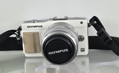 MINT Olympus PEN E-PM2 16.1MP Mirrorless Camera 14-42mm Lens Kit 1K Shutter