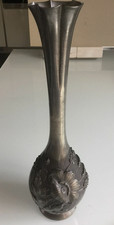 GRAND VASE EN ETAIN REPOUSSE (signé par l'artiste) ART NOUVEAU - 43cm