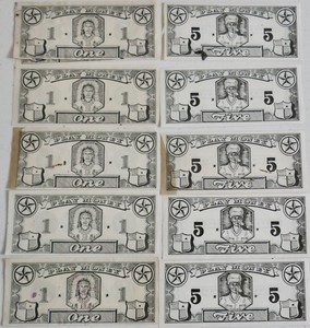 Lot of  10 Bills Vintage circa 1965 DANIEL BOONE PLAY MONEY - 5 X $1 and 5 X $5