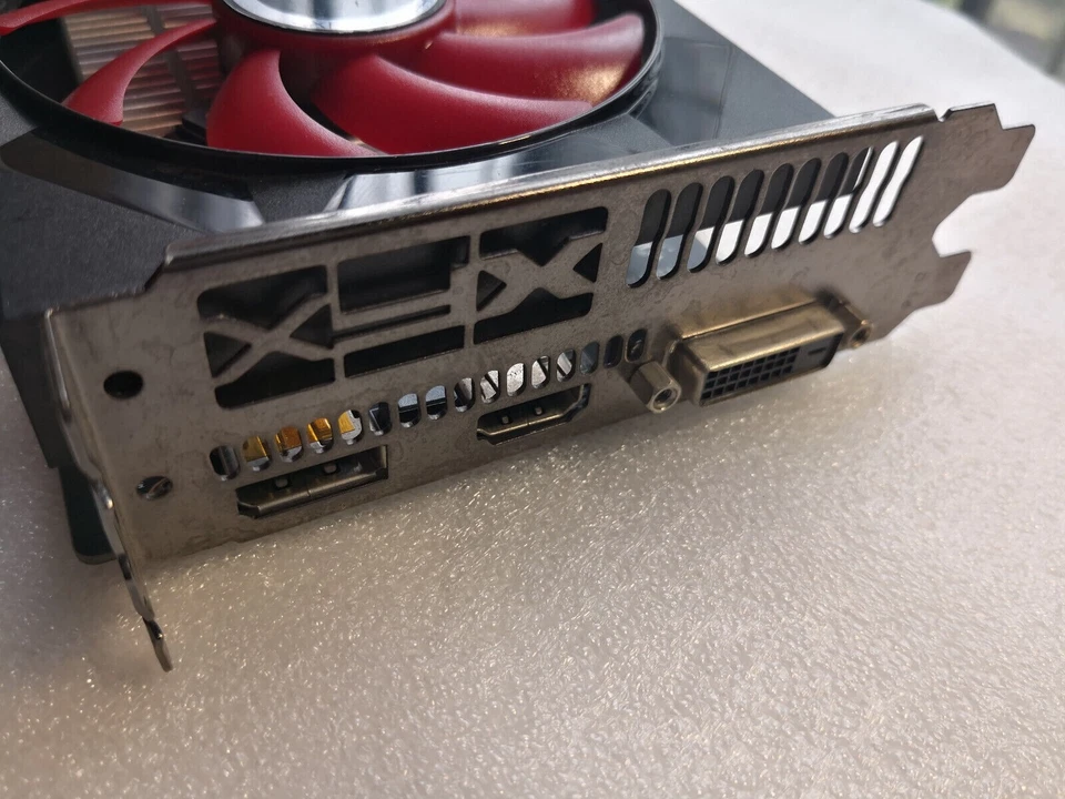 XFX AMD Radeon RX560 4GB 896SP GDDR5 PCI-E Graphics Video Card DP DVI HDMI - Image 3 of 4