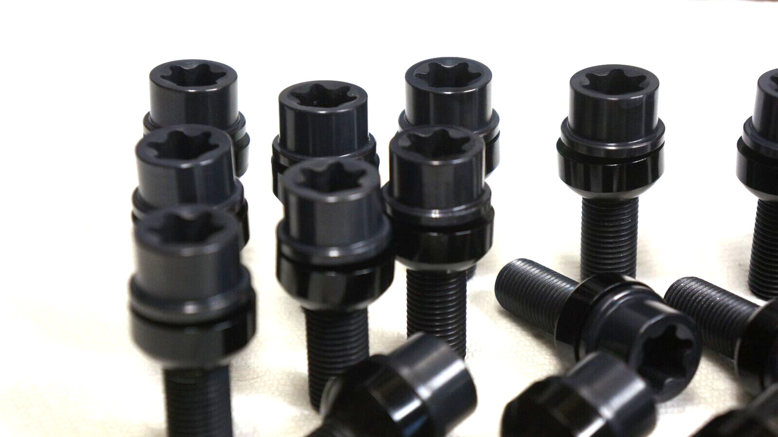 20x Torx 70 Black Titanium Wheel Lug Bolt 14x1.5 R13 Audi R8 RS VW Bentley