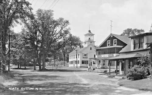 Letrero de Coca-Cola North Sutton NH Church Store móvil gas oficina de correos RPPC - Imagen 1 de 2