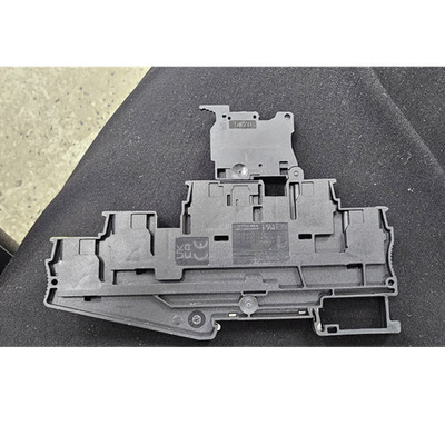 Phoenix Contact UK 5.2 DIN Rail Terminal Block 4-Pole Screw-On Black Copper