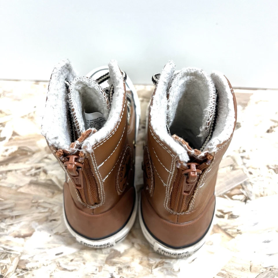 Botas altas forradas de cuero Converse para niños marrón niños niñas talla 12, se adapta a la talla 10-11 Foto 4 de 4
