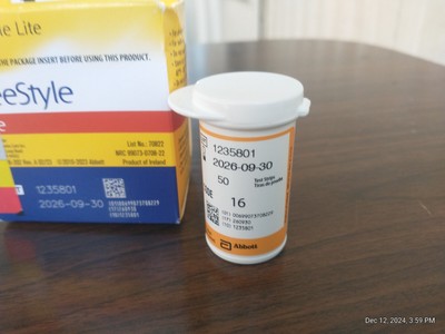 50 ct. Free Style Lites  Test Strips EXP  09/30/ 2026 Usps